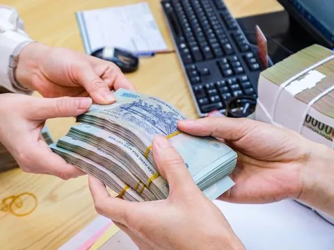 3 chính sách lao động tiền lương có hiệu lực từ tháng 8/2025: Công chức viên chức hưởng mức hỗ trợ 5 triệu đồng/tháng khi nào?