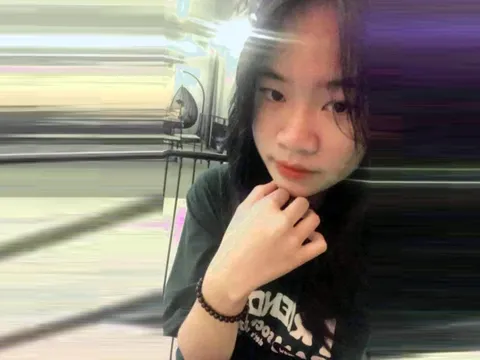 Vụ nữ sinh bỏ nhà đi cùng 2 con mèo: Tin nhắn với cô giáo có nội dung gì?