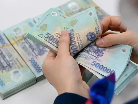 Công bố mức thưởng cao hơn 21.000.000 đồng và cao hơn 29.000.000 đồng cho giáo viên nếu được Chính phủ trao tặng các danh hiệu nào theo NĐ152?