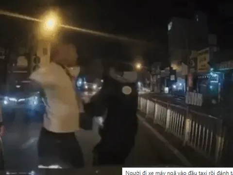 Tài xế ô tô bị người đi xe máy tấn công trên đường sau va chạm giao thông