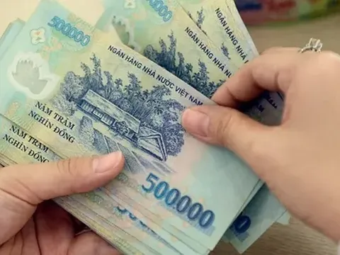 Chính phủ quyết định từ 15/8/2025 không hỗ trợ 5,000,000 đồng/tháng cho toàn thể cán bộ công chức viên chức tại Nghị định 179 sau khoảng thời gian nào?