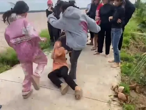 Vụ nữ sinh lớp 7 bị đánh hội đồng ngoài bờ sông ở Vĩnh Long: Chỉ vì 1 bức ảnh đăng Facebook