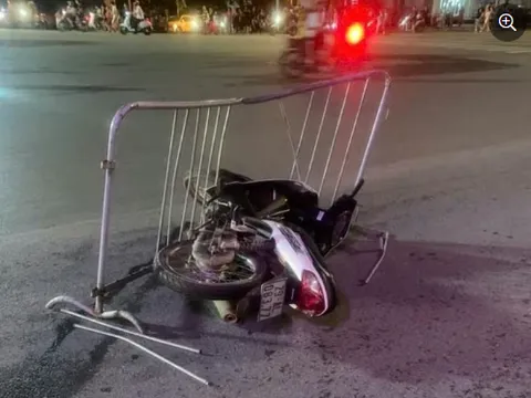 Hành vi manh động của 2 đối tượng phóng xe máy tốc độ cao vào đường cấm phục vụ tổng hợp luyện sự kiện A80