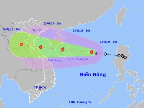 Tin bão số 5 mới nhất: Đang tăng cấp hướng thẳng vào vùng biển Thanh Hóa - Huế