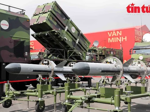 Mãn nhãn giàn khí tài “Make in Vietnam” gây ấn tượng tại Triển lãm thành tựu Đất nước