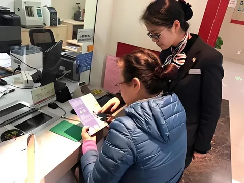 Người phụ nữ gửi tiết kiệm hơn 22 tỷ đồng với lãi suất 10%/năm nhưng con trai ngỡ ngàng nhận thông báo: “Chưa từng tiếp nhận số tiền này”