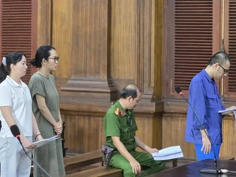 Tin ứng dụng "Phố đèn đỏ" kết nối mua dâm, đầu tư sinh lời, nhân viên ngân hàng lĩnh ngay 10 năm tù