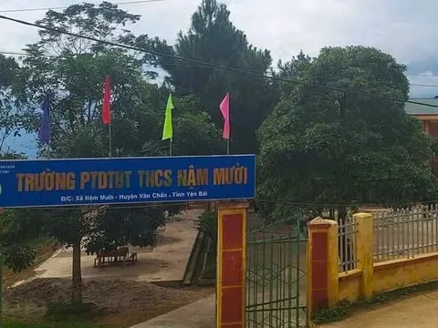 Xót xa 2 anh em ruột tử vong vì đổ trụ cổng trường học ở Lào Cai