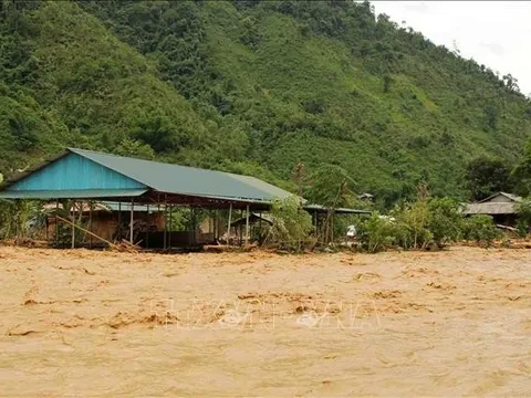 Cảnh báo mưa lớn cục bộ ở 5 tỉnh phía Bắc, đề phòng lũ quét, sạt lở đất