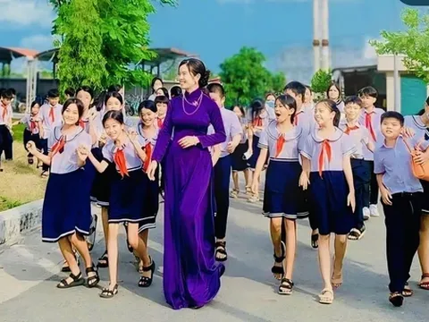 Toàn bộ Bảng lương Giáo viên THPT, Giáo viên THCS, Tiểu học và GVMN các cấp được xếp cao nhất trong hệ thống thang bậc lương hành chính sự nghiệp thì Bảng lương Giáo viên các cấp dự kiến sẽ ra sao?