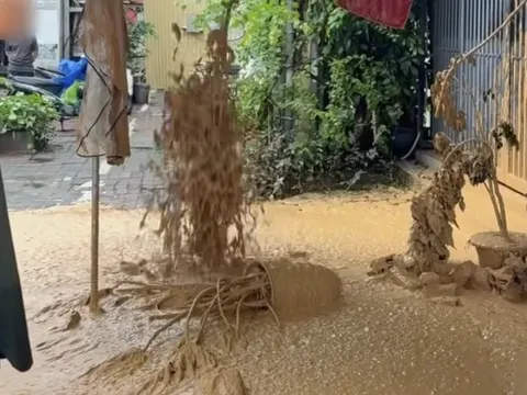 Bùn lỏng phun lên lần thứ 5 tại dự án metro Hà Nội, chủ đầu tư nói gì?