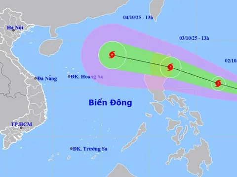 Cơn bão số 11 có khả năng hình thành sau bão Bualoi như thế nào và nguy cơ ảnh hưởng đến đất liền Việt Nam ra sao?