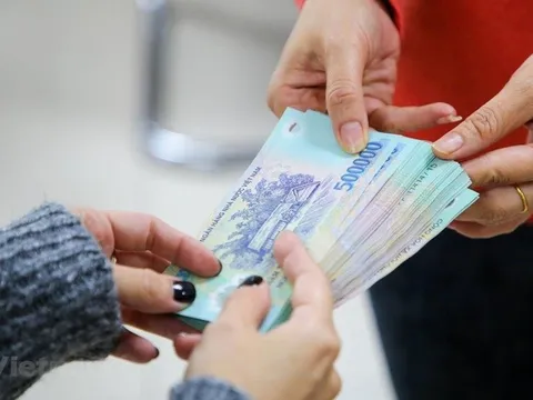 Lương cán bộ công chức viên chức nào năm 2025 sẽ được nhận theo đề xuất mới của Chính phủ có thể vượt xa mức 20.000.000 đồng/tháng?