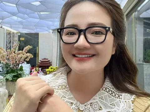 "Nữ hoàng livestream" Hoàng Hường đã kiếm tiền "khủng" từ những nguồn nào?