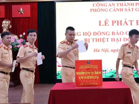 Phòng Cảnh sát giao thông Công an TP Hà Nội phát huy truyền thống đoàn kết, tinh thần “lá lành đùm lá rách”