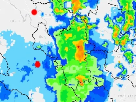 Cảnh báo mưa lớn, dông lốc và sét ở nội thành Hà Nội