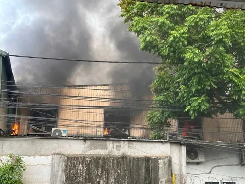 Sau tiếng nổ lớn gây rung chuyển mặt đất, bà hỏa hoành hành cháy đen kho dược: Phút thót tim "bỏ của chạy lấy người" qua lời kể nhân chứng