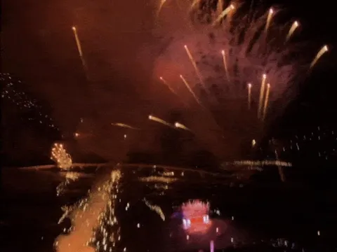 Pháo hoa bắn vào khán giả tại concert "Em xinh say hi" ở sân Mỹ Đình: Ban Tổ chức lên tiếng