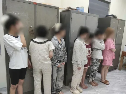 Công an ập vào quán karaoke Venus, sự thật bàng hoàng phơi bày cùng 18 nam thanh nữ tú