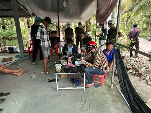 Hiện trường vụ đánh bạc tại xã Hồ Đắc Kiện có gì?