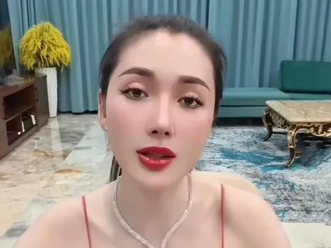 Kiểm tra công ty của "Ngân Collagen": Sở An toàn thực phẩm TP.HCM chia sẻ thông tin cho phía công an