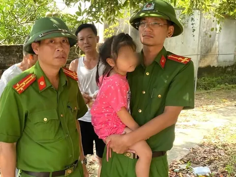 Bé gái 4 tuổi bị bố đẻ treo lên trần nhà: Thót tim tin nhắn Zalo người chồng gửi cho vợ