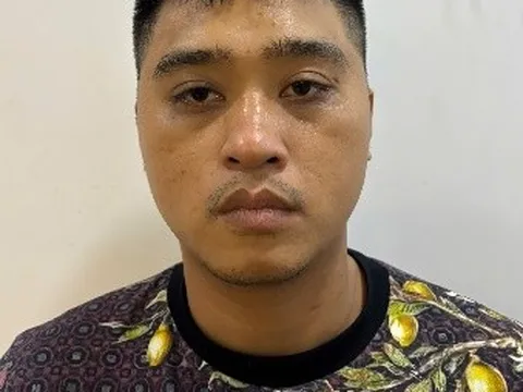 Tìm 2 nữ giới bị Nguyễn Tiến Huynh (SN 2000) và Nguyễn Anh Tuấn (SN 1998) đánh tại số 18 Cầu Giấy, phường Láng, thành phố Hà Nội