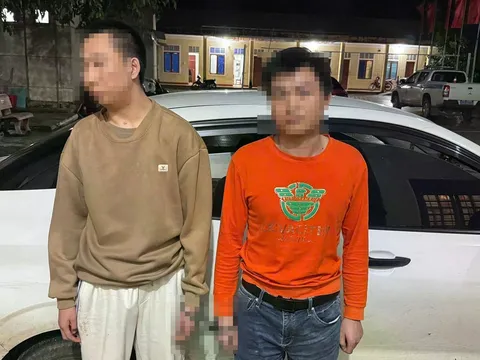 Điều chưa rõ về 2 người nước ngoài không giấy tờ được thuê chở ra Hà Nội với giá 7 triệu đồng