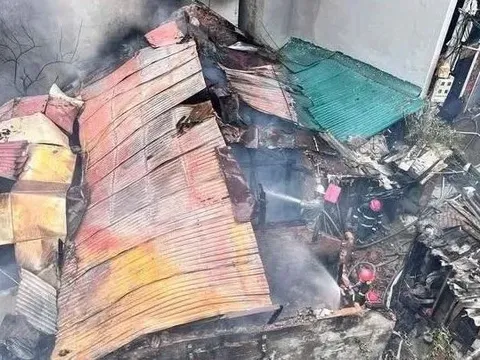 Hà Nội: Cháy lớn ngôi nhà cấp 4 trong ngõ, 1 người tử vong thương tâm, nhân chứng nói gì?