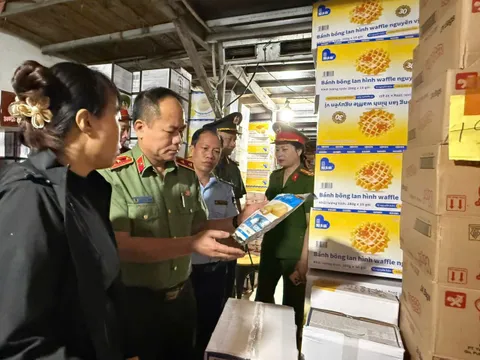 Giám đốc Công an Hà Nội đến làng nghề La Phù