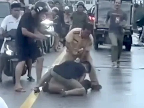 Một CSGT ở Huế bất ngờ bị thanh niên lao vào đánh đấm: Hé lộ nguồn cơn