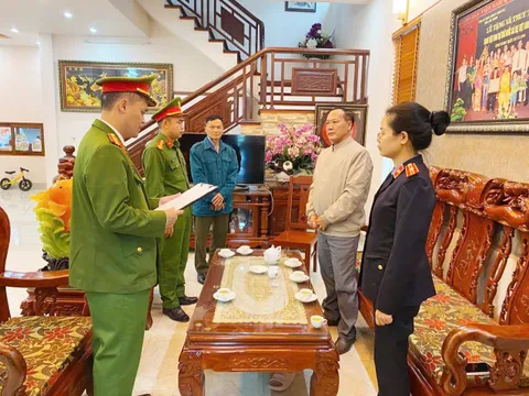 Bắt Nguyễn Văn Thấm