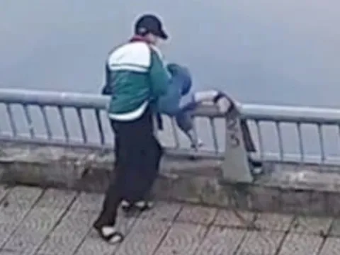 Vụ nam sinh lớp 8 hất bạn xuống hồ: Bố đẻ nạn nhân lên tiếng, chia sẻ thông tin bất ngờ