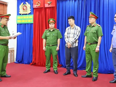 Bắt Giám đốc Phan Văn Khiến