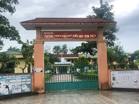 Vụ 40 học sinh ngộ độc ở Quảng Trị: Hé lộ thêm vi phạm của chính hiệu trưởng