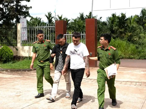 Bắt 8 đối tượng hung hãn uy hiếp tiểu thương ngay tại hội chợ thương mại