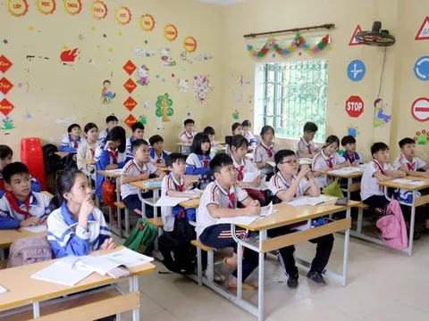 Bảng lương giáo viên từ 1/1/2026 vượt mức 18.000.000 đồng/tháng theo hệ số đặc thù, cụ thể thế nào theo dự thảo?