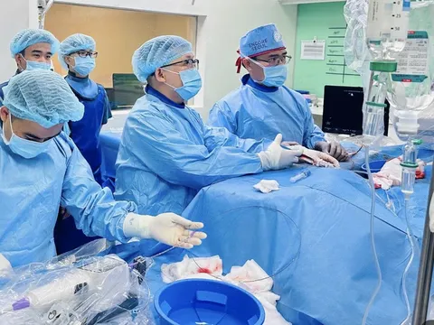 Một căn bệnh khiến tim có dòng chảy bất thường, nguy cơ đột quỵ, là bệnh gì?