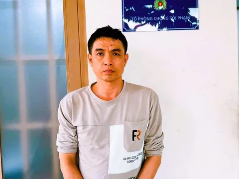 Bắt quả tang đối tượng Đỗ Minh Thiện đang làm điều này