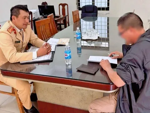 Danh tính tài xế xe khách cản trở đoàn xe ưu tiên tại Hà Nội