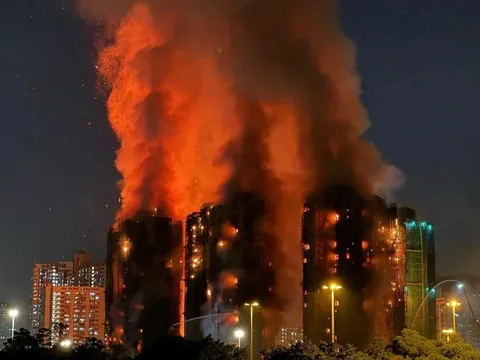Cháy chung cư ở Hong Kong (Trung Quốc): Con số người chết đau lòng, hé lộ nguyên nhân