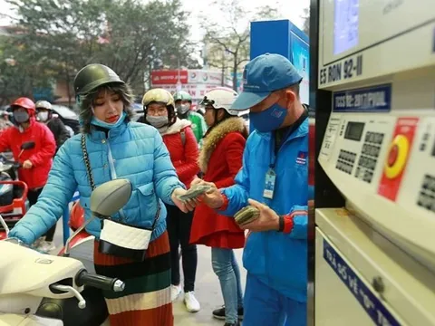 Dự báo giá xăng ngày mai 4/12 tăng 500 - 600 đồng/lít