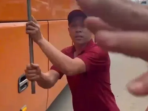Vụ nhân viên nhà xe dọa đánh người bằng gậy sắt: Thông tin bất ngờ từ nhân chứng về hành vi của xe khách
