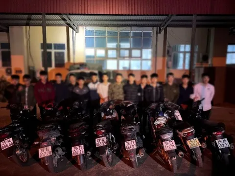 Tạm giữ 11 đối tượng gây rối trật tự công cộng: Tất cả đều chung 1 điểm