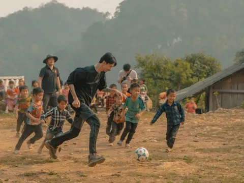 Lùm xùm quanh dự án Nuôi em: Rapper Đen Vâu lên tiếng