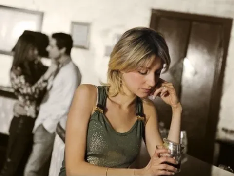 Khi người thứ ba bước vào câu chuyện không thuộc về mình