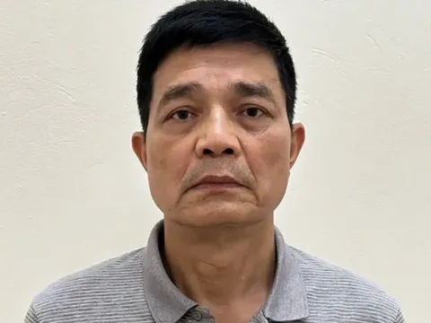 Cựu Cục trưởng Nguyễn Thanh Phong bị cáo buộc nhận hối lộ gần 44 tỉ đồng liên quan đến hồ sơ công bố sản phẩm