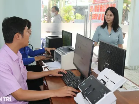 Người lao động được bảo đảm tiền lương và thưởng Tết theo Nghị quyết 406, cụ thể như thế nào?