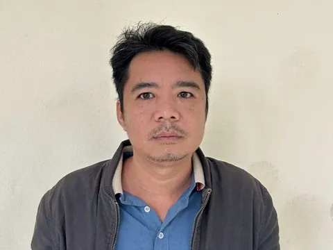 Khởi tố Đoàn Trung Thế