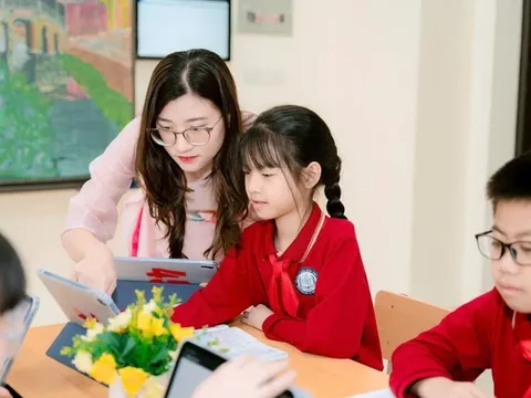 01 bảng lương giáo viên từ 01/01/2026 áp dụng mức mới tăng 07,06% đến 07,26% của mức lương tối thiểu vùng để làm căn cứ xếp lương cụ thể với mức tiền bao nhiêu?